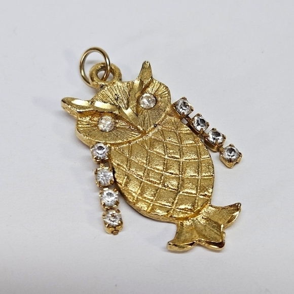 VINTAGE Gold-Tone Rhinestone Articulated Owl Bird Pendant Charm - Picture 2 of 5